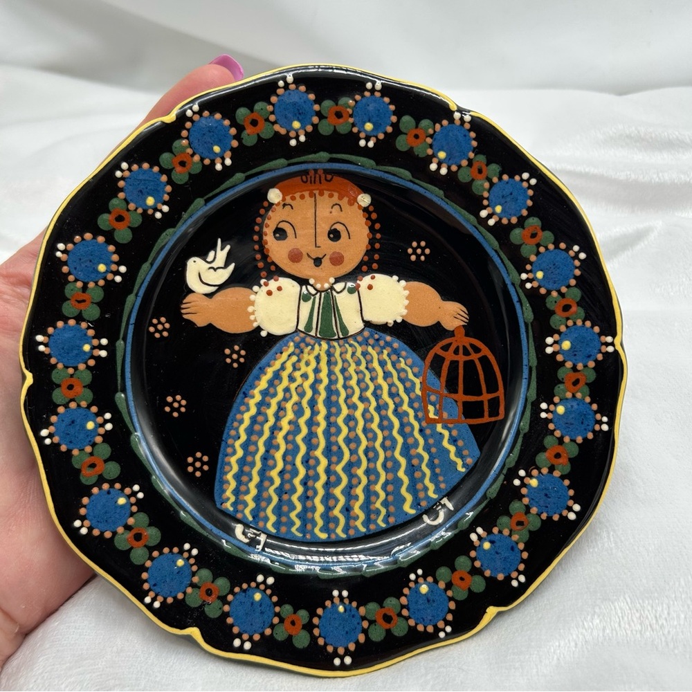 Vintage hand-painted ceramic plate made by W. Hebi, from Hasle, Switzerland